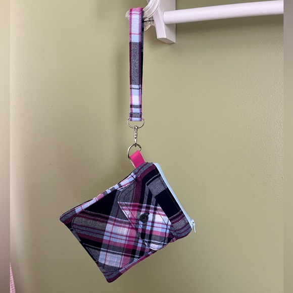 Upcycled, One Of A Kind Plaid Flannel Shirt Pocket Fabric Wristlet Clutch - Picture 6 of 8